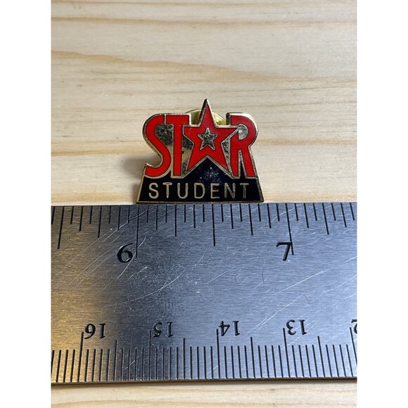 Star Student Enamel Pin Badge Red & Black Gold-Tone Metal - Picture 2 of 4